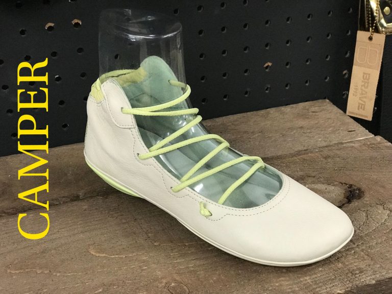 Laced ballerina by Camper